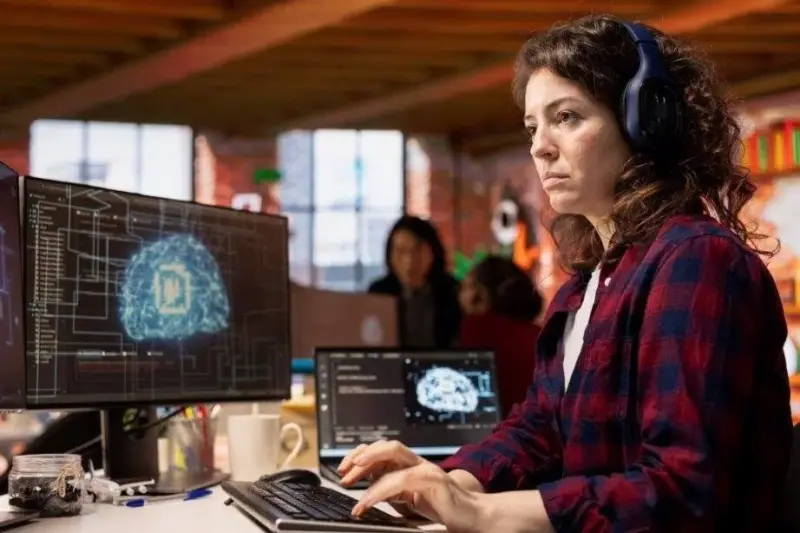 Docentes en formación de tecnología en Bogotá con Oracle