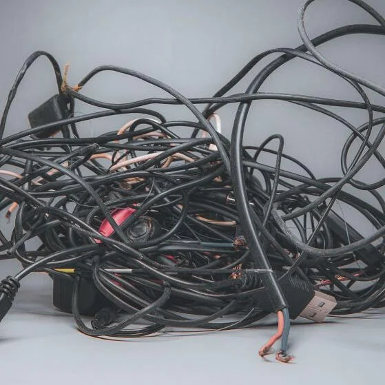 Organizador de cables para escritorio