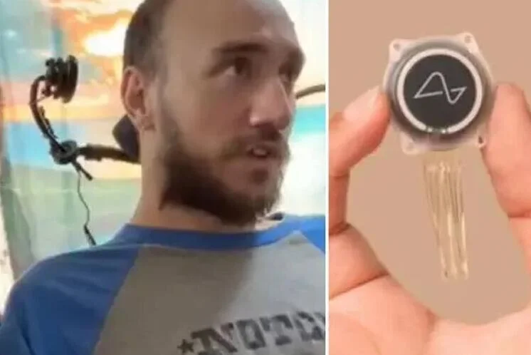 Hombre con chip cerebral creando música con la mente