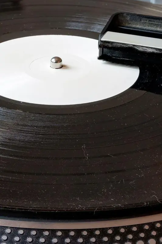 La guía de WIRED para limpiar tus vinilos y hacer que suenen como nuevos