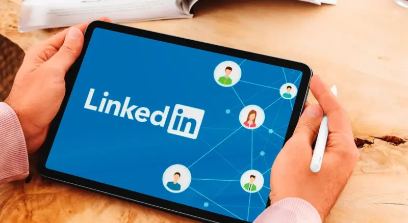 LinkedIn enfrenta dos demandas por el presunto espionaje de los navegadores de sus usuarios