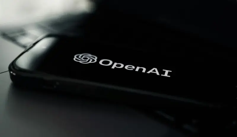 OpenAI lanza GPT-5.5 y DeepSeek responde con V4, su modelo de última generación