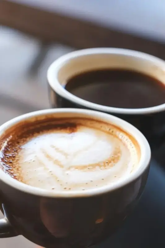 Tomar café altera tu flora intestinal, te pone de buenas y reduce la percepción de estrés; un nuevo estudio averigua cóm